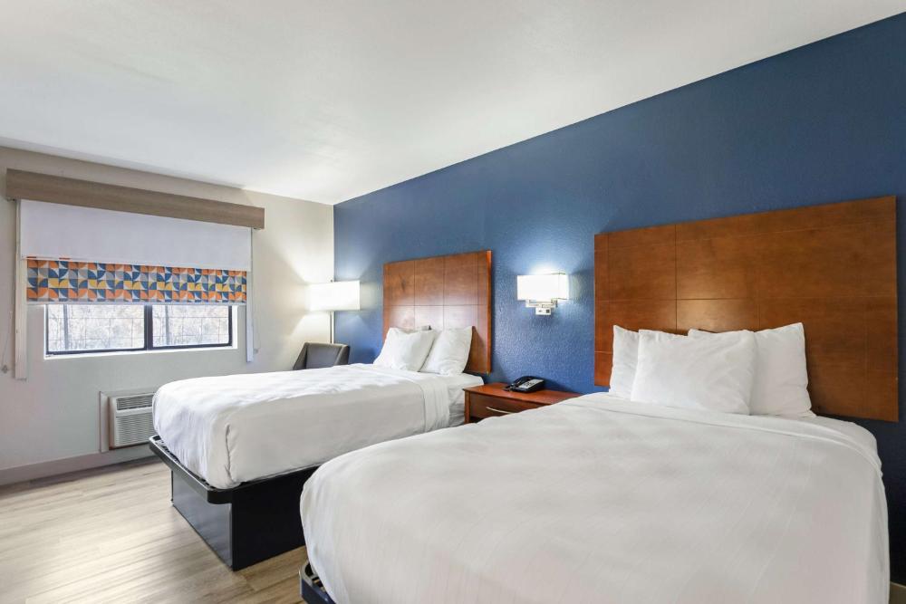 Double Room with Two Double Beds interior